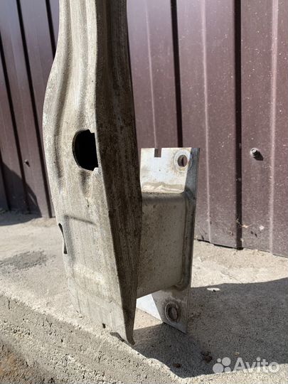 Усилитель заднего бампера Opel Astra J