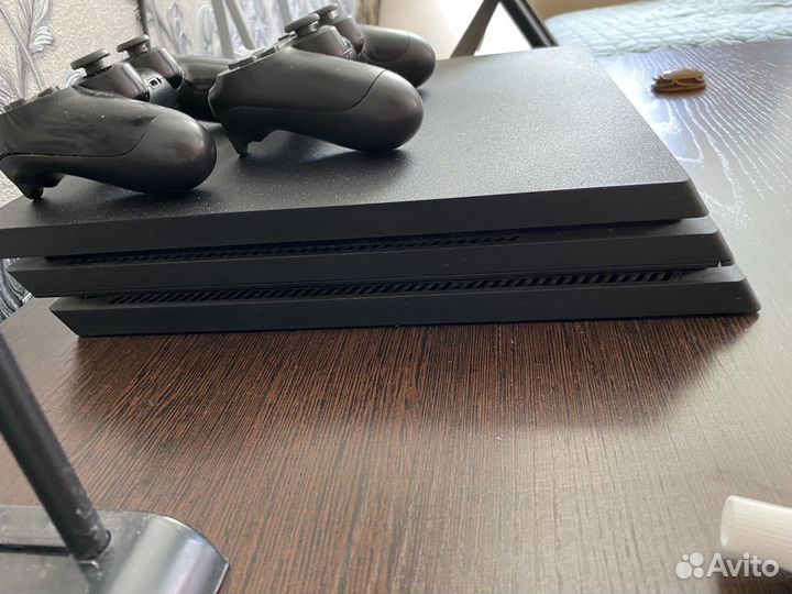 Sony playstation 4 PS4 pro 1tb с играми