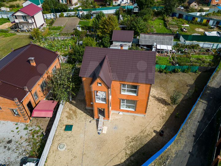 Коттедж 144 м² на участке 8 сот.