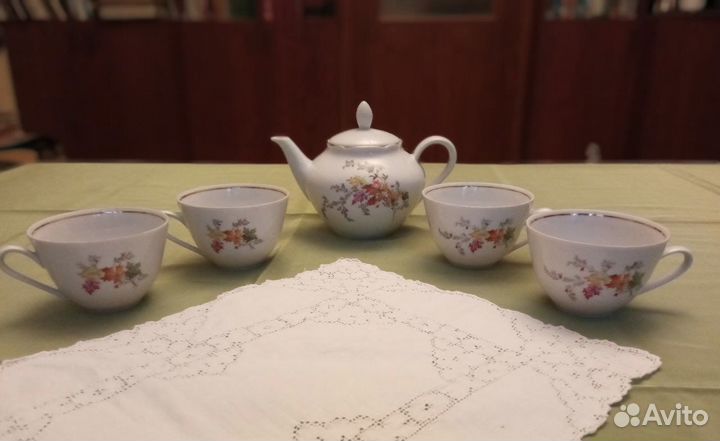 Чайник и чашки с кленами, с кленовым рисунком, ГДР