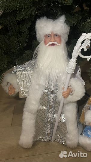 Дед мороз и снегурочка под елку фигурки