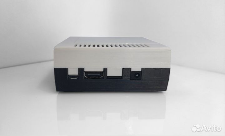 Игровая приставка с ретро играми + два джойстика