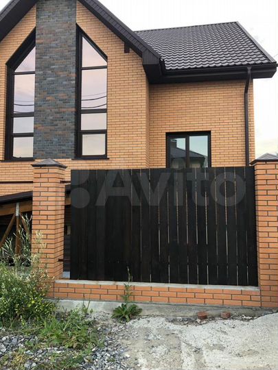 Коттедж 327 м² на участке 10 сот.