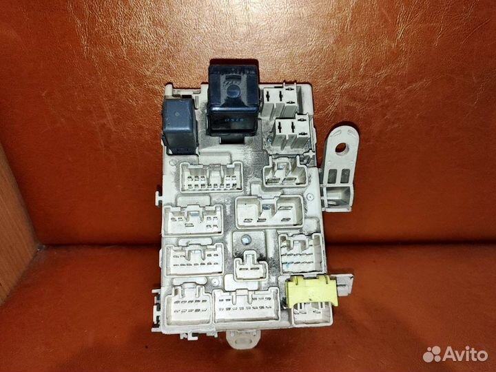 Блок предохранителей Toyota Land Cruiser Prado