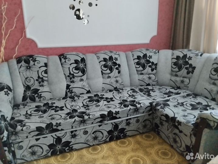 Угловой диван бу