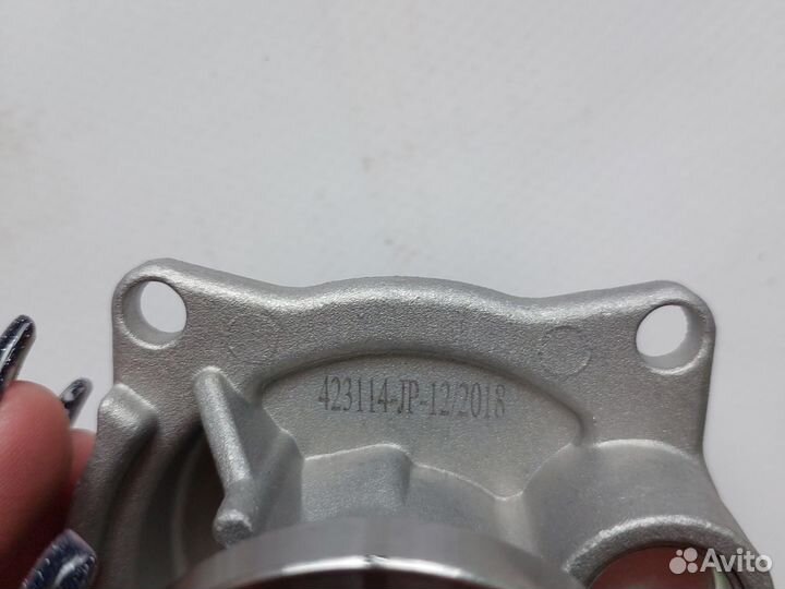 Водяной насос Mazda Tribute 2.0л