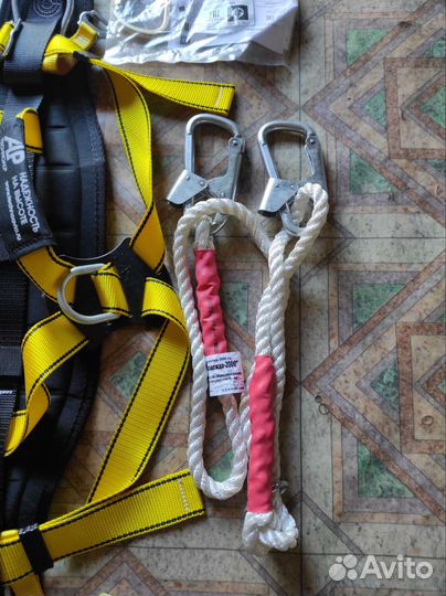 Страховочная привязь