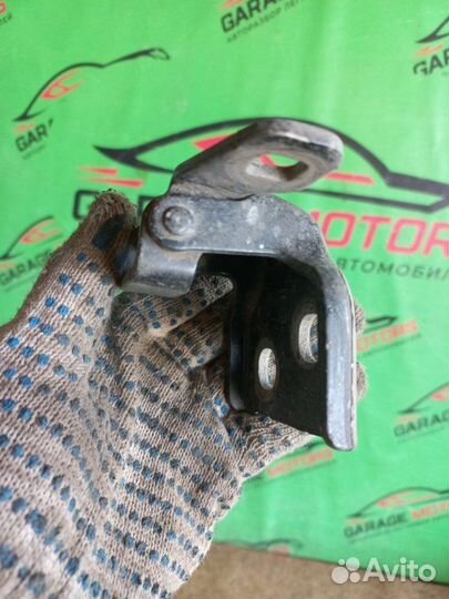 Петля двери Renault Symbol седан 1.4 2005