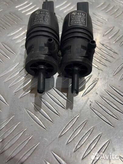 Моторчик омывателя Bmw X1 E 84 2011