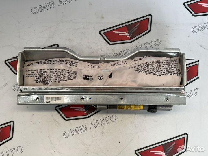 Подушка безопасности в колени Мерседес W204