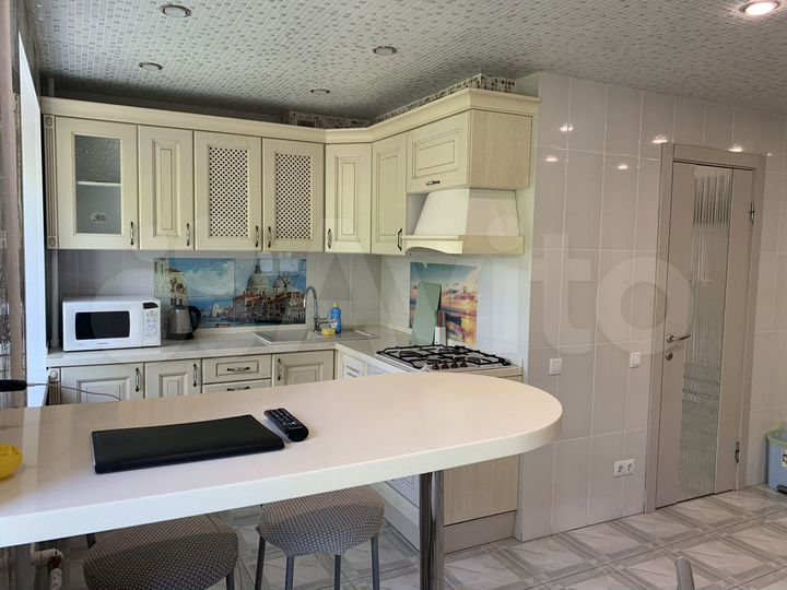 2-к. квартира, 56 м², 2/5 эт.