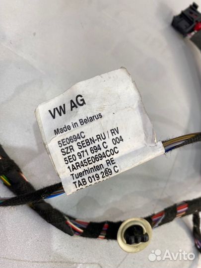 Проводка двери задняя правая Skoda Octavia (A7) 5E