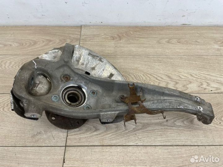 Поворотный кулак передний левый Porsche Cayenne