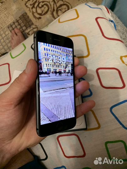 iPhone 8, 64 ГБ