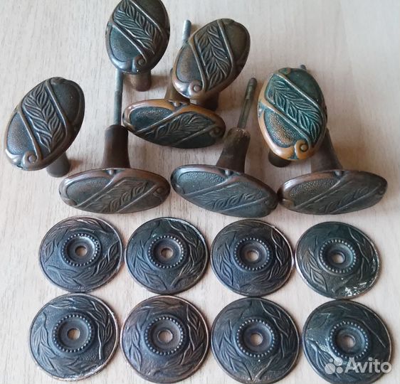 Дверные ручки, разные ключи