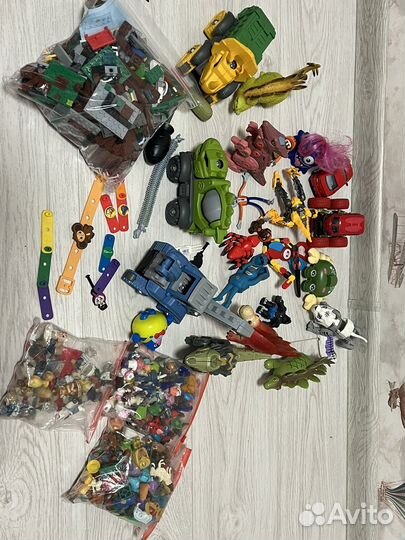 Лего, игрушки киндер, конструкторы. Цена за все