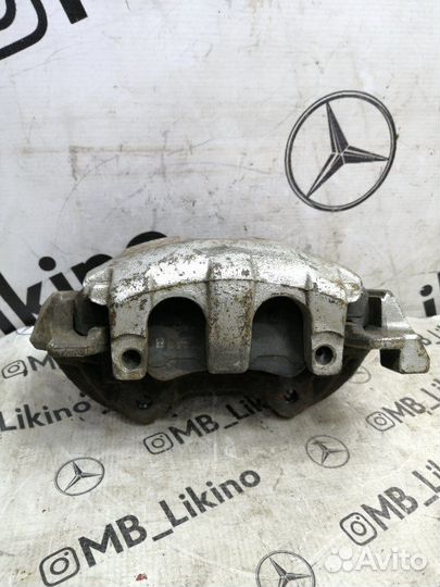 Суппорт передний правый Mercedes Ml W164