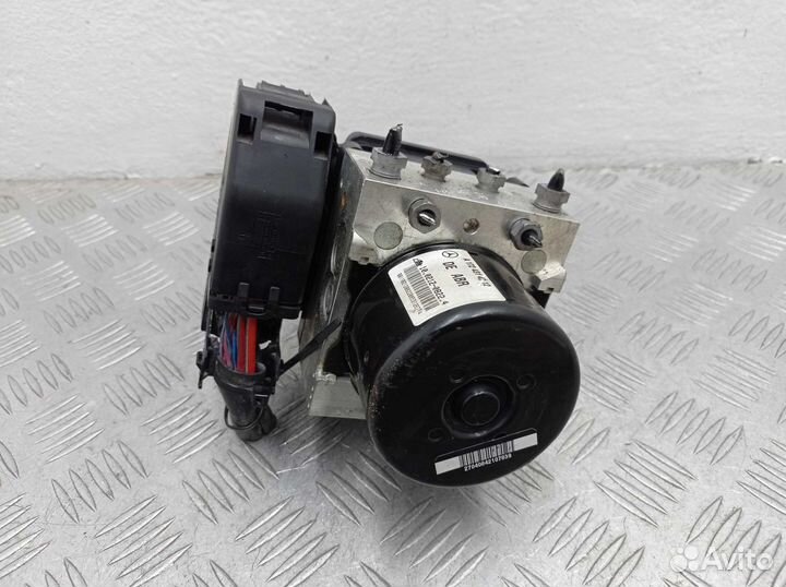 Блок ABS Mercedes C-klasse 204 1724314212