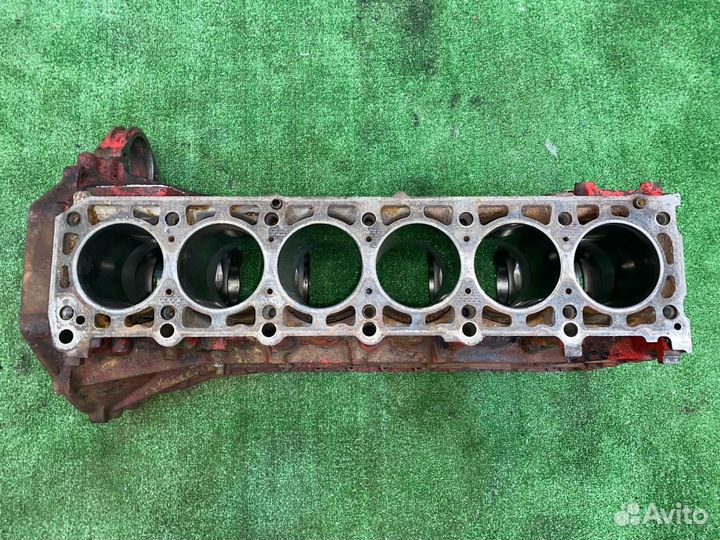 Блок цилиндров Mercedes-Benz M103