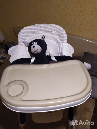 Стульчик-шезлонг для кормления Happy Baby Wingy