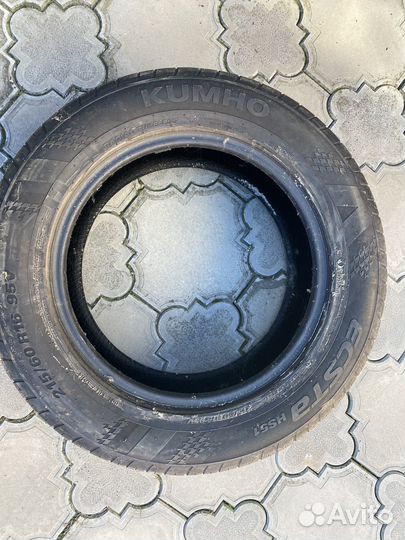 Kumho Ecsta HS51 215/60 R16