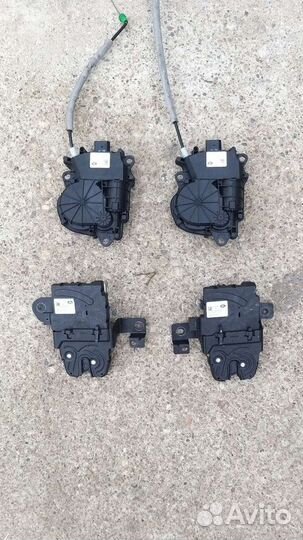 Замок борта крышки багажника Рендж Ровер л405