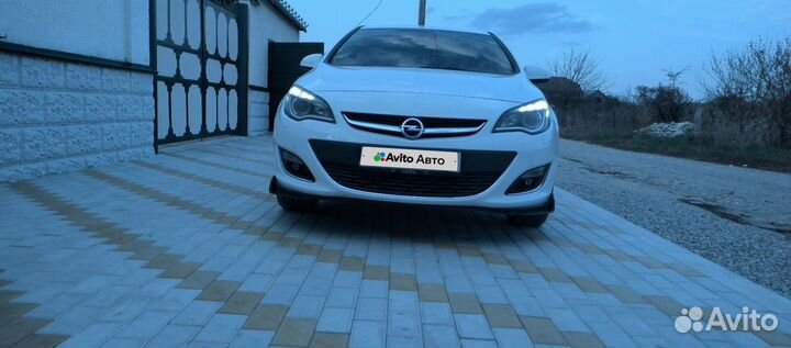 Opel Astra 1.6 AT, 2013, битый, 115 000 км