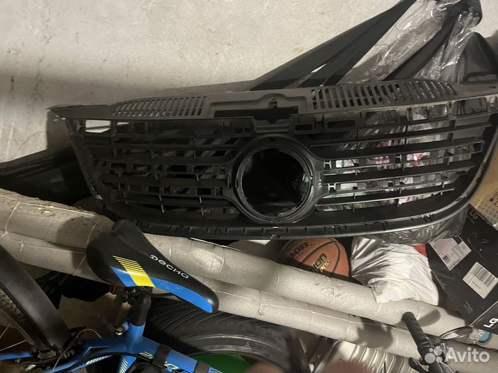 Решетка радиатора volkswagen tiguan 1