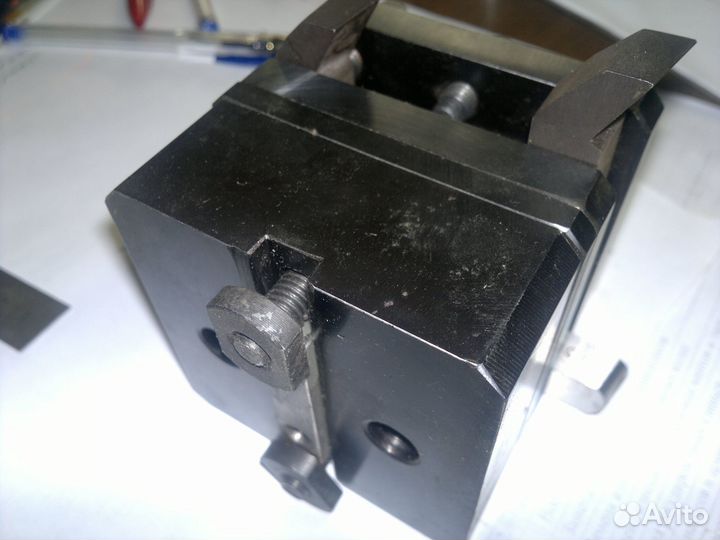 Резцедержатель малогабаритный токарный