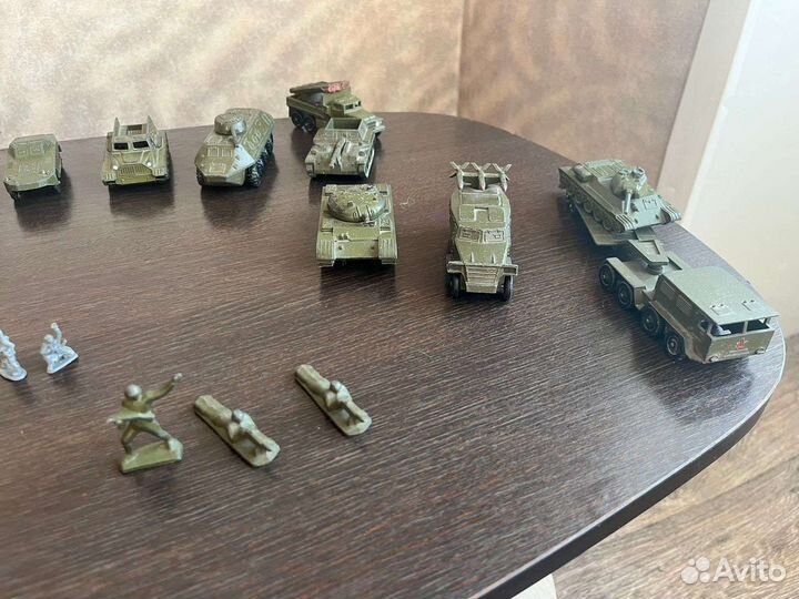 Металлические модели танков