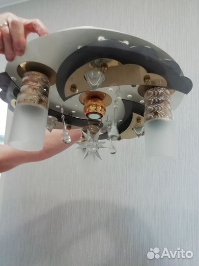 Продам люстру в рабочем состоянии
