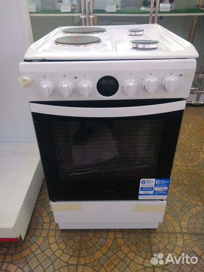 Плита Indesit IS5M5CCW/RU