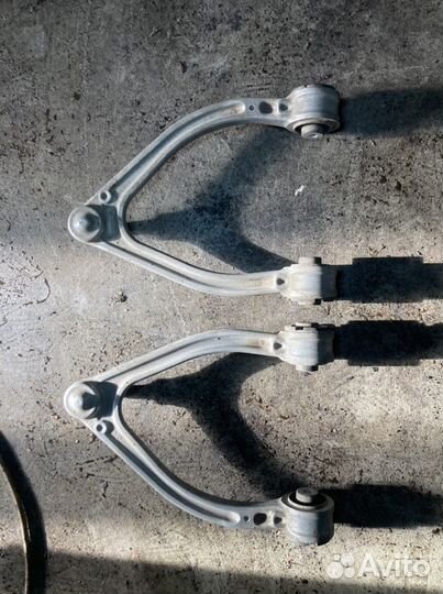 Рычаг передний верхний W222