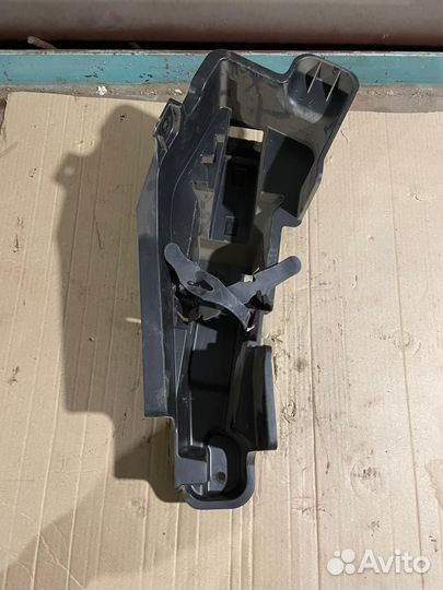 Ящик для инструментов Audi Q3