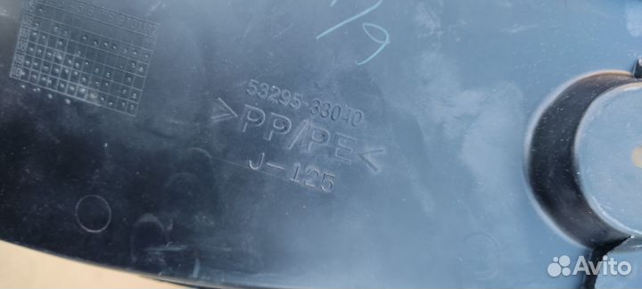 Накладка на рамку радиатора Toyota Camry 40 новый