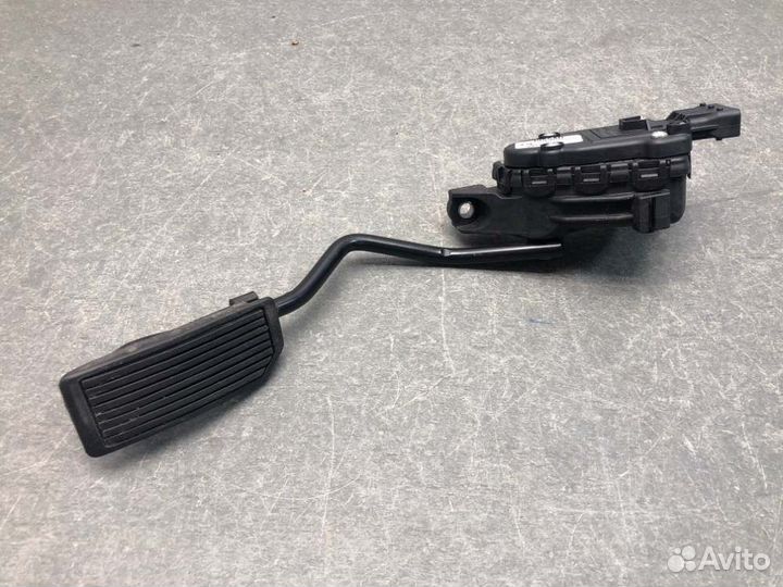 Педаль газа Nissan Almera N16 QG15DE 2005