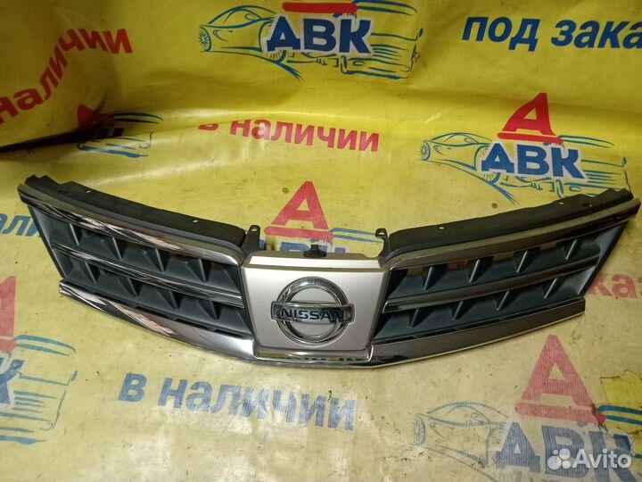 Решётка радиатора Nissan Tiida с 2005