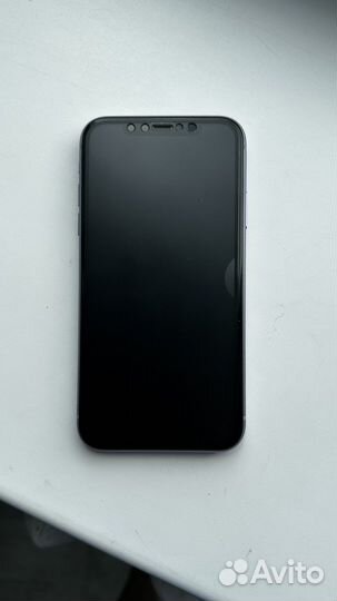 Телефон iPhone 11