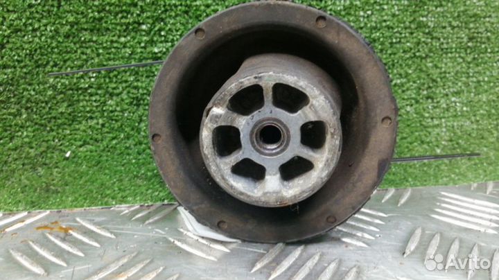 Подушка двигателя Mercedes-Benz C-Class