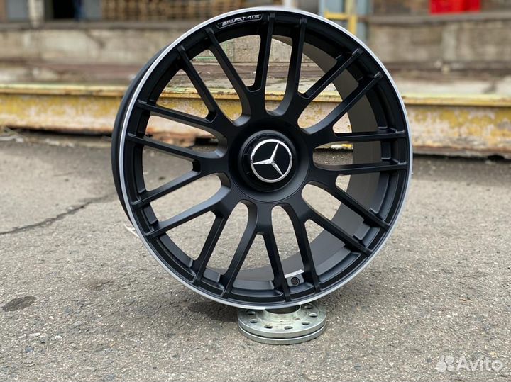 Разноширокие диски R20 на Mercedes