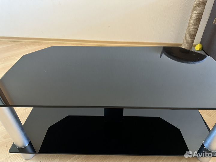 Стеклянная тумба под тв