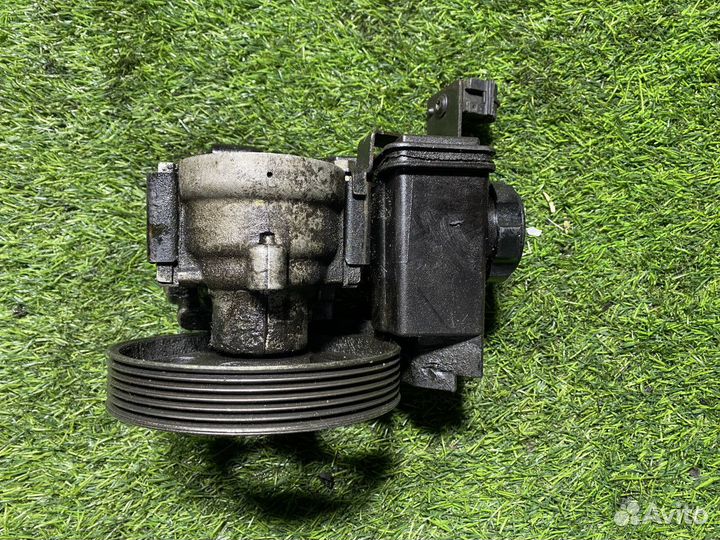 Насос гидроусилителя Peugeot Partner