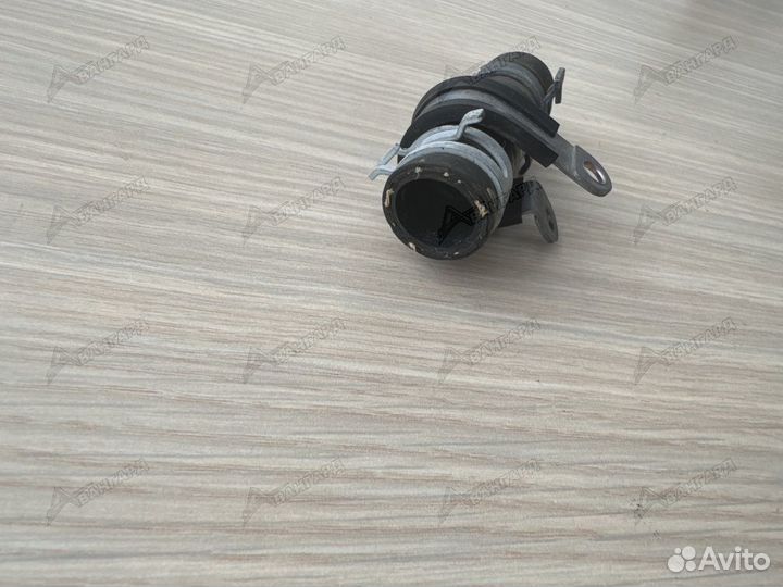 Шланг системы охлаждения Volkswagen Touareg 10-18