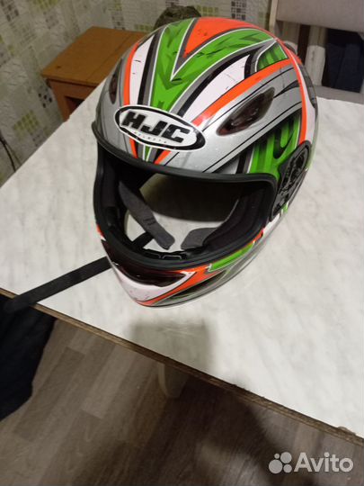 Продаю мотошлем