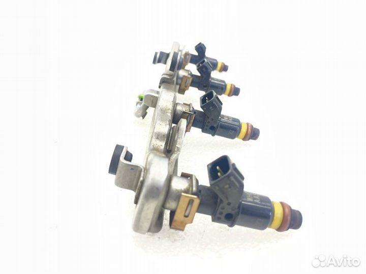 Топливная рейка (рампа) Honda Civic 8 1.8 R18A1