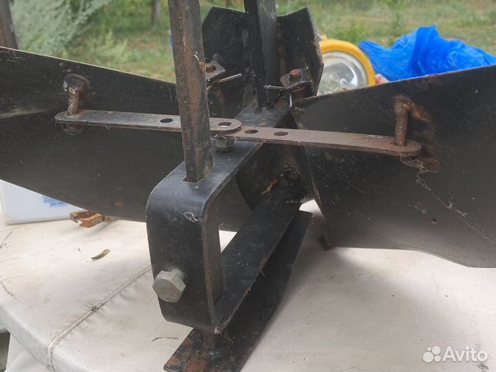 Окучник для культиввтора универсальный