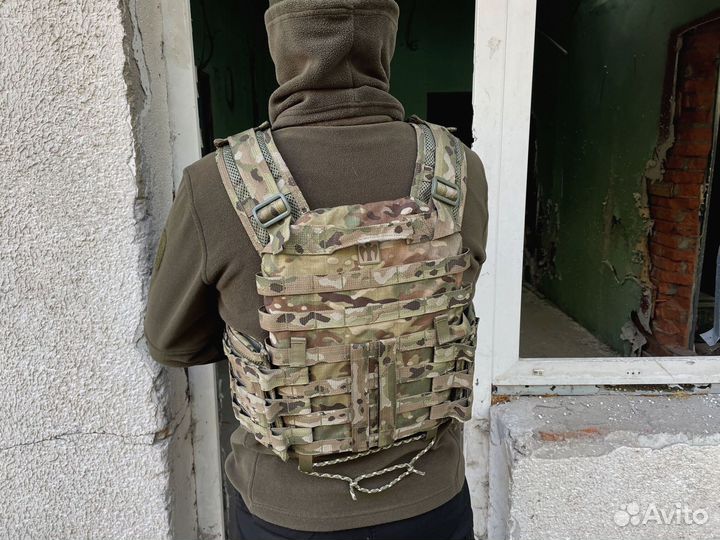 Прочный бронежилет панцирь