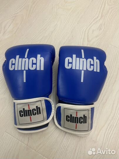 Боксерские перчатки clinch