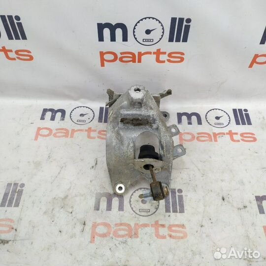 Кронштейн двигателя правый Audi A5 8W 2018