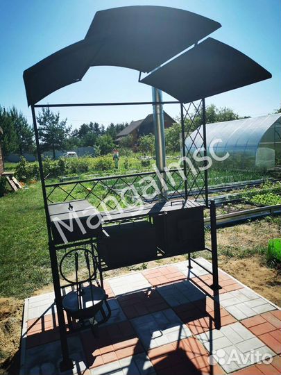 Мангал с крышей